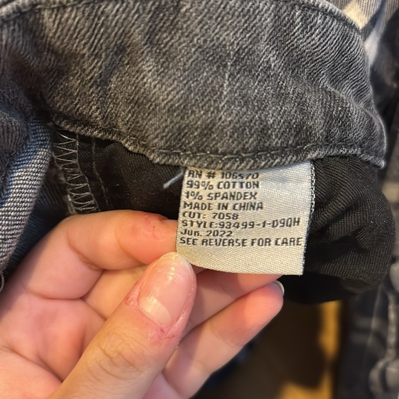 Tractr Women’s Gray Frayed Hem Jeans Size 30 - Picture 5 of 6